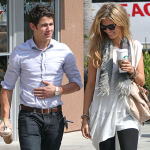 Nick Jonas, Delta Goodrem Nick Jonas, Delta Goodrem